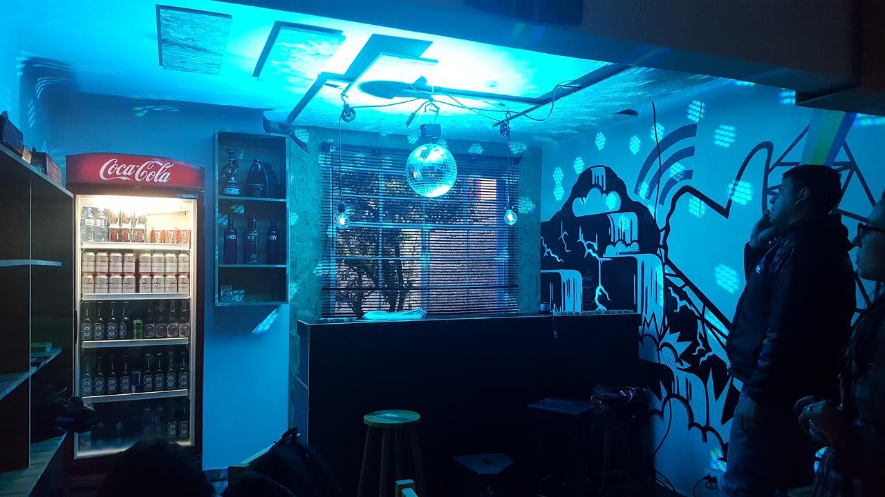 Social Hostel Cafe E Bar Curitiba Exteriör bild