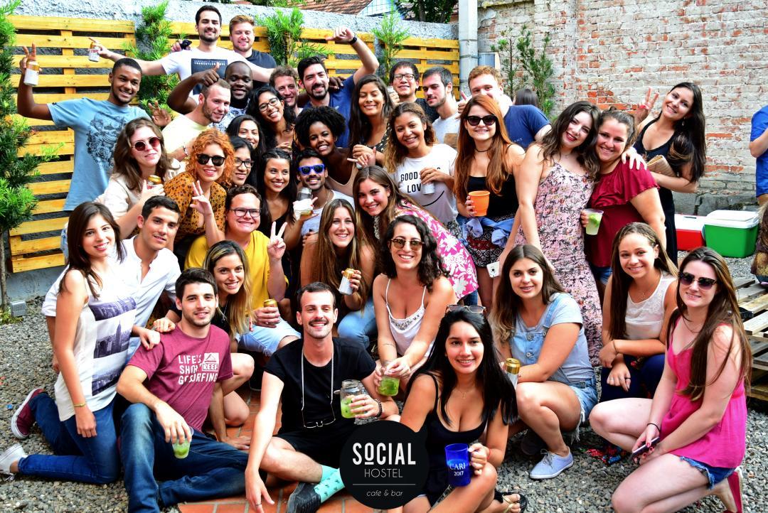 Social Hostel Cafe E Bar Curitiba Exteriör bild